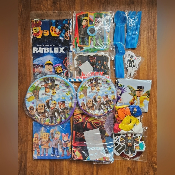 .NEW! Big Roblox Party Supplies Set - Picture 1 of 3